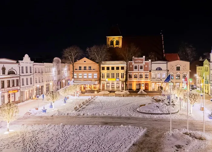 Kamienica Pod Neptunem - Rynek Puck - Sniadanie W Cenie - 200M Do Molo